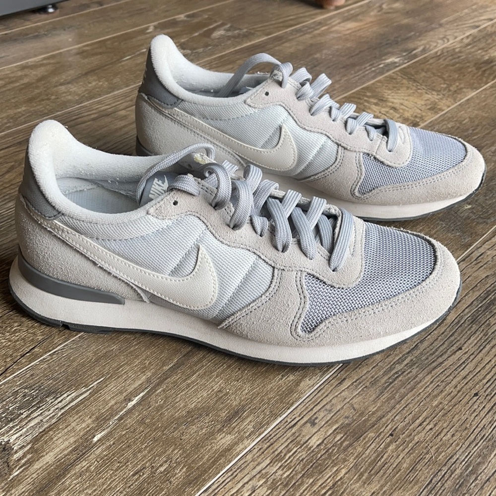 Nike Internationalist